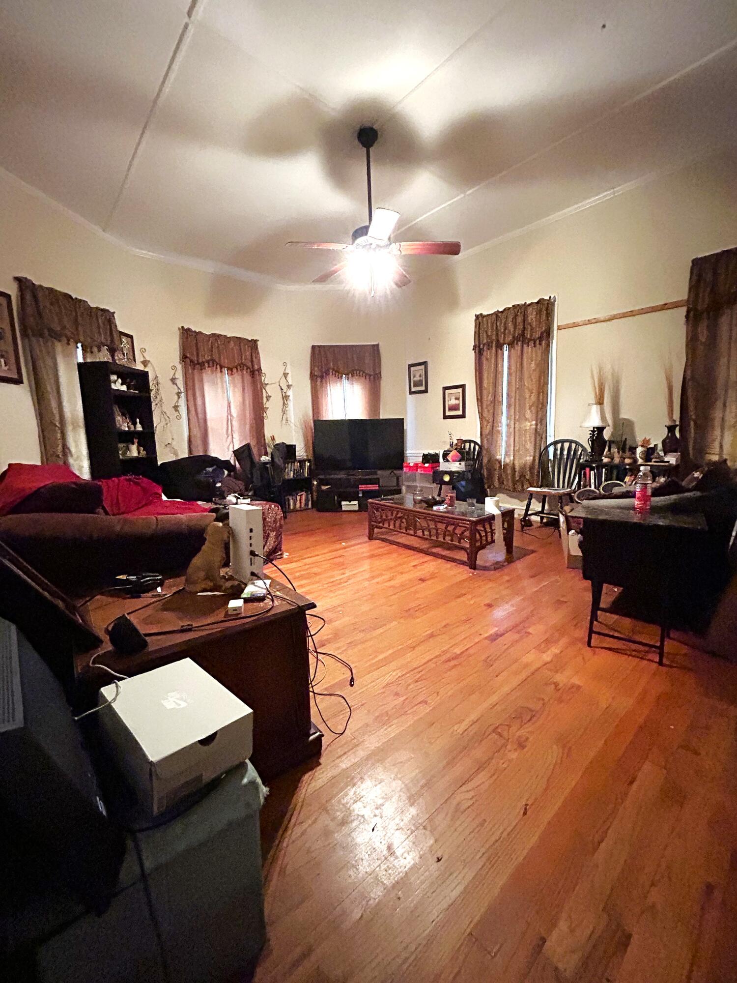 398 Sellers Street