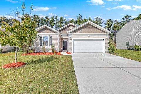 Photo of 556 Wayton Circle, Moncks Corner, SC 29461 (MLS # 25026956)