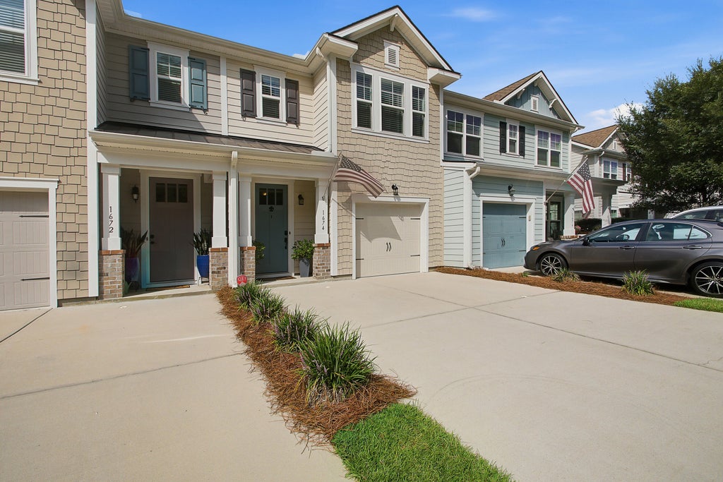 Photo of 1674 Bridwell Lane, Mount Pleasant, SC 29466 (MLS # 26024399)