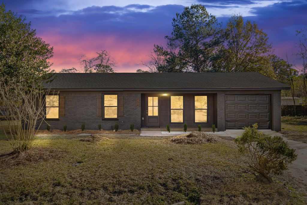 Photo of 104 Lily Place, Summerville, SC 29483 (MLS # 25032857)