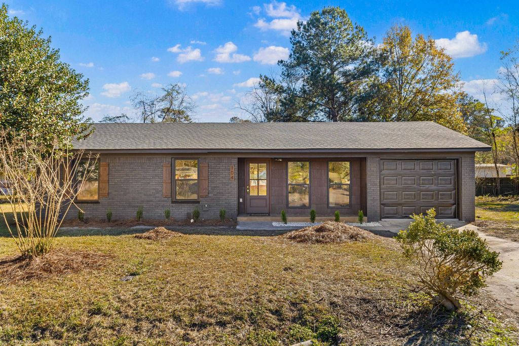 Photo of 104 Lily Place, Summerville, SC 29483 (MLS # 25032857)