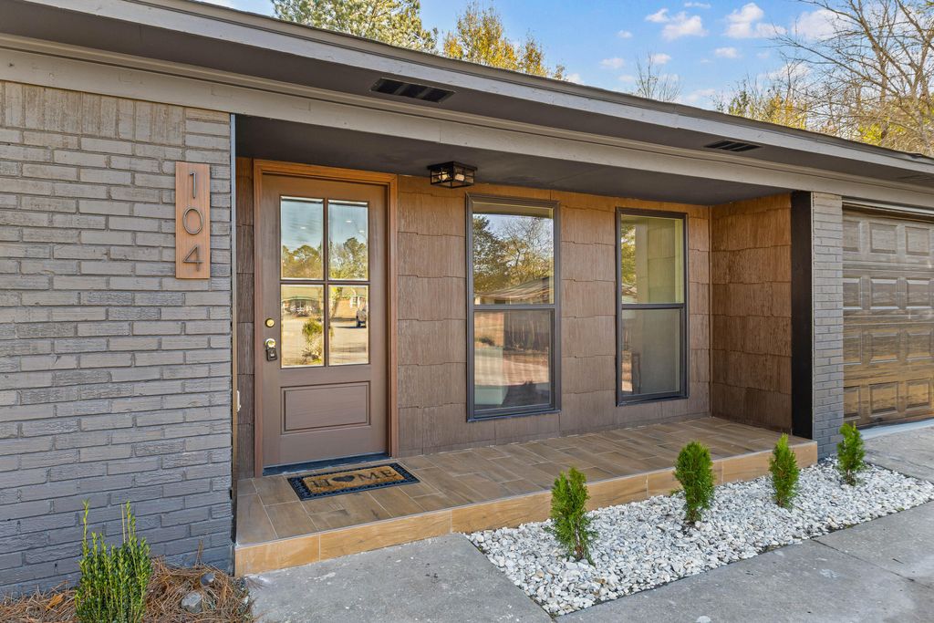 Photo of 104 Lily Place, Summerville, SC 29483 (MLS # 25032857)