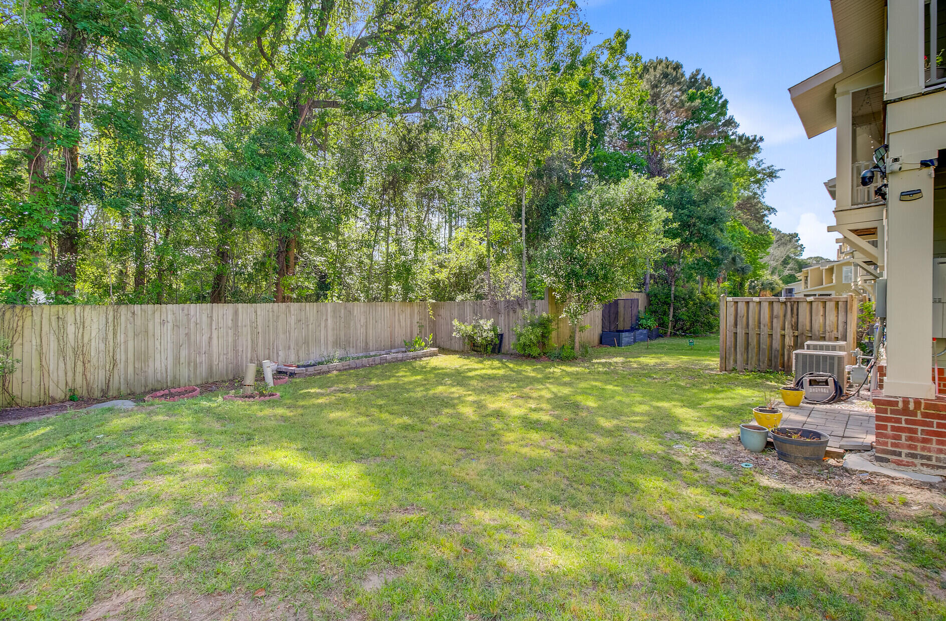 1215 Dingle Road