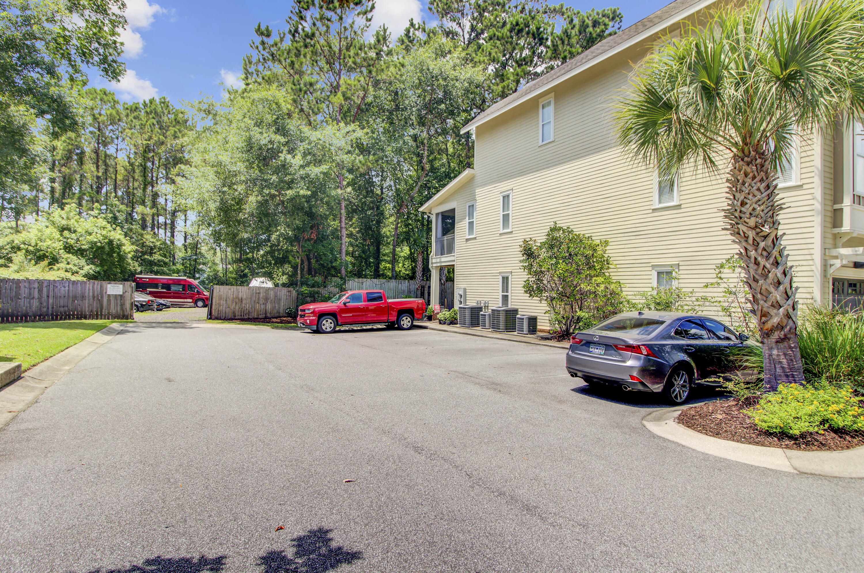 1215 Dingle Road