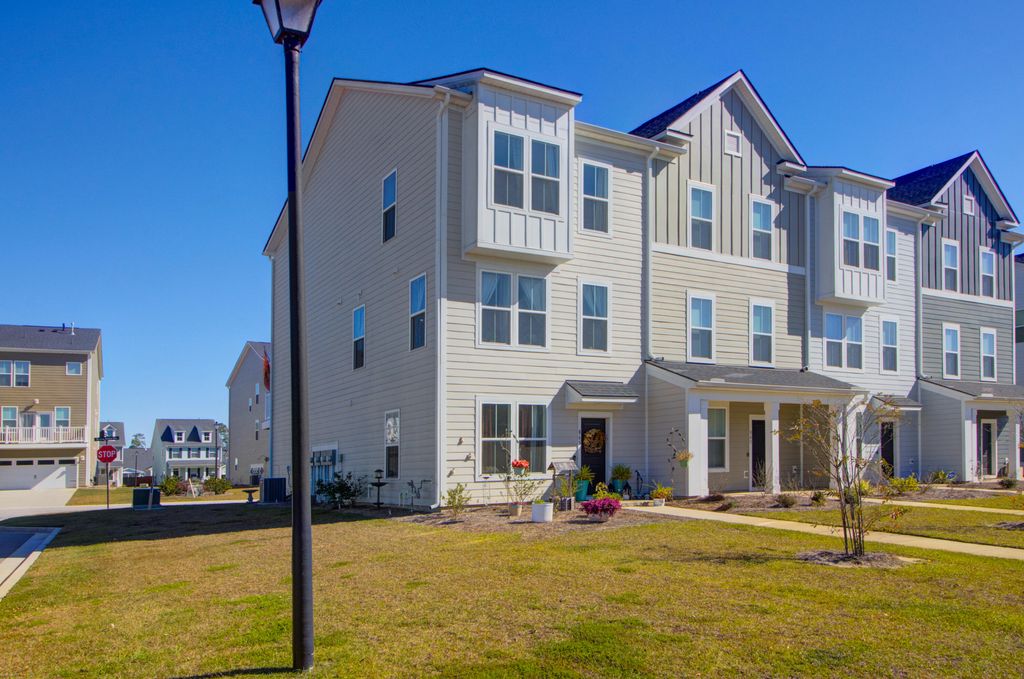 Photo of 865 Recess Point Dr 25 Drive, Moncks Corner, SC 29461 (MLS # 25030160)