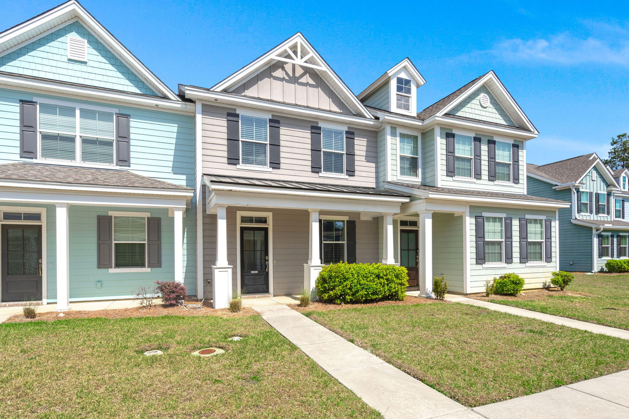 407 Stoneleigh Lane