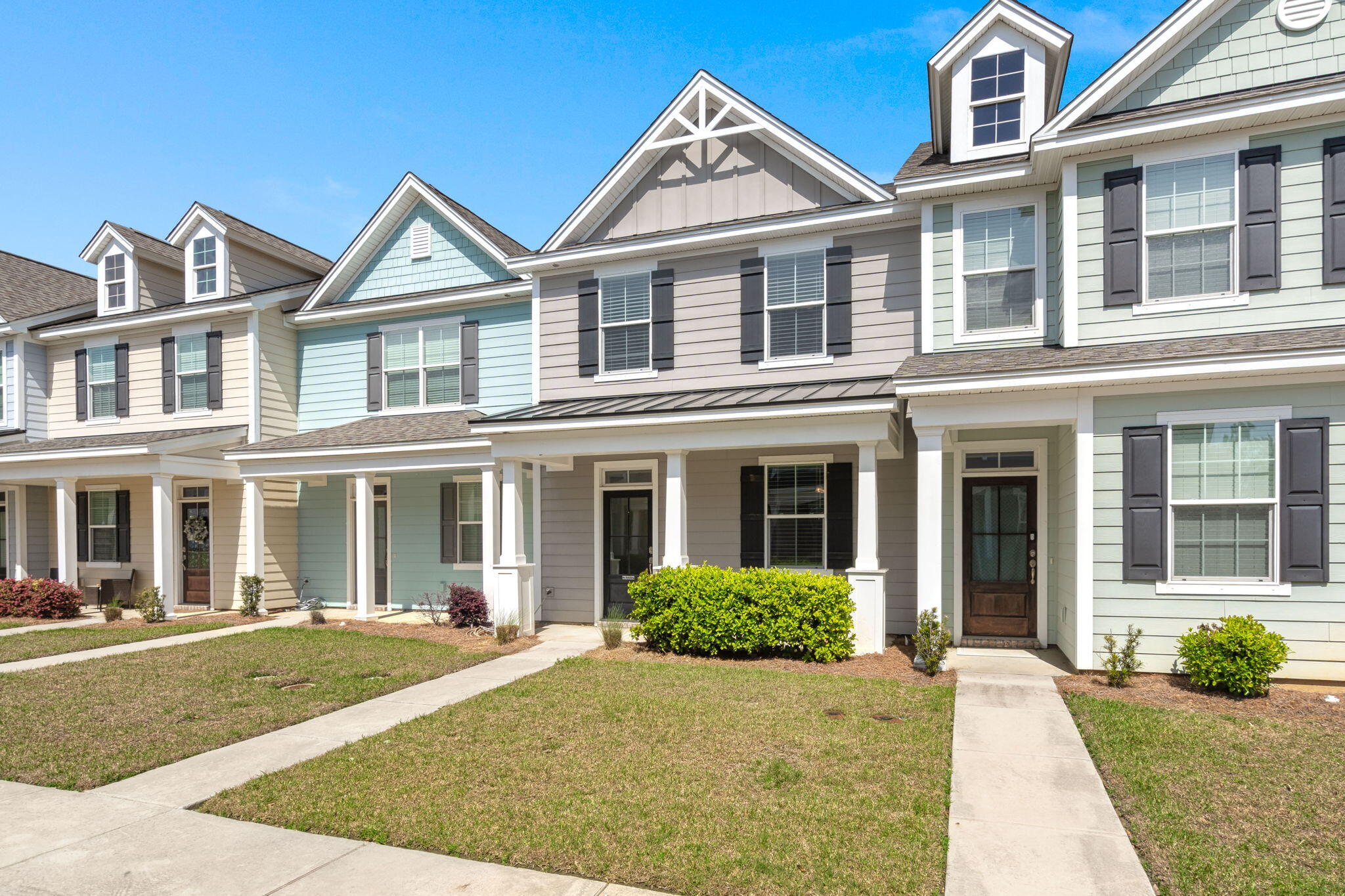 407 Stoneleigh Lane