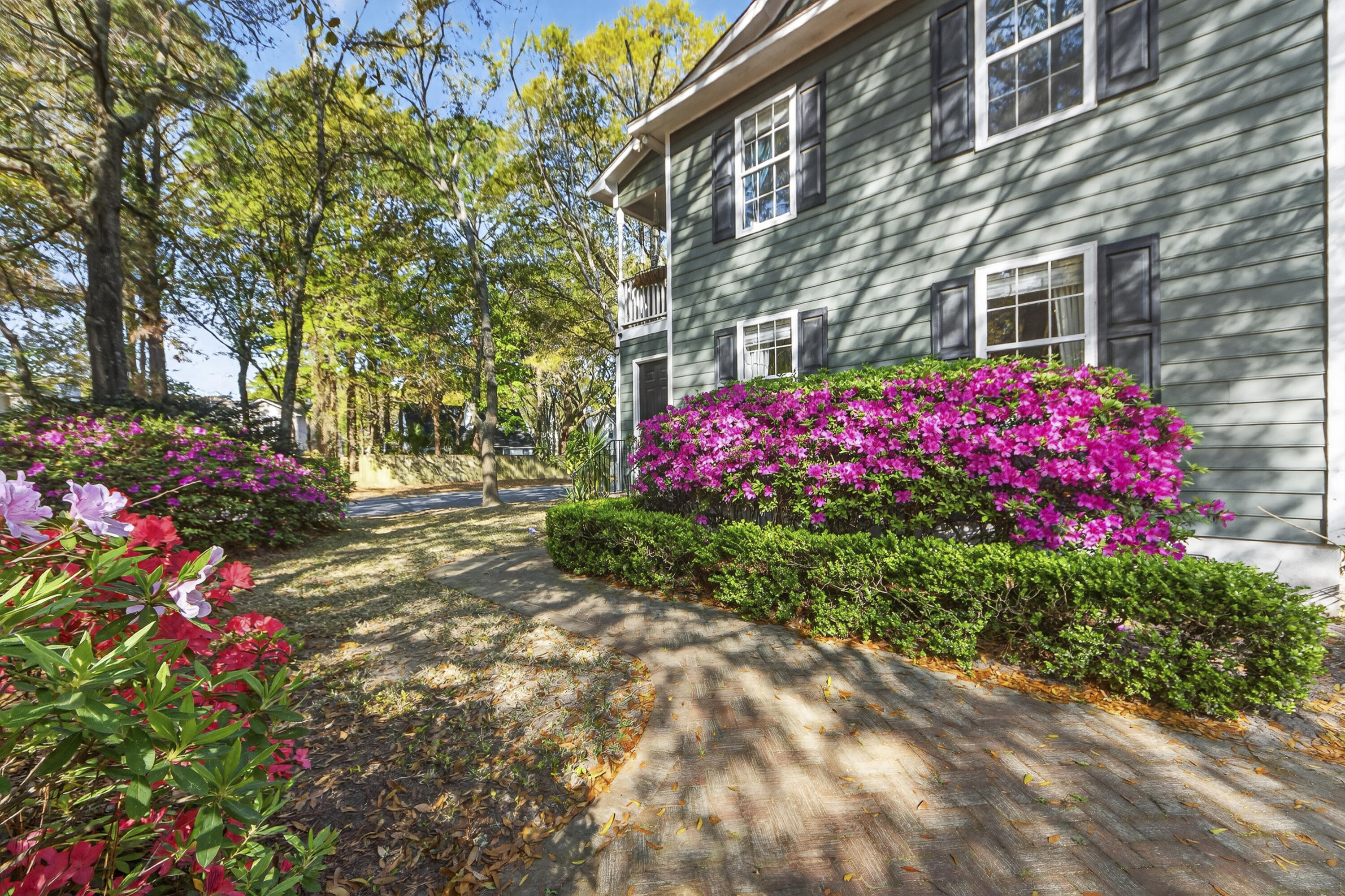 1352 Battery Glover Court