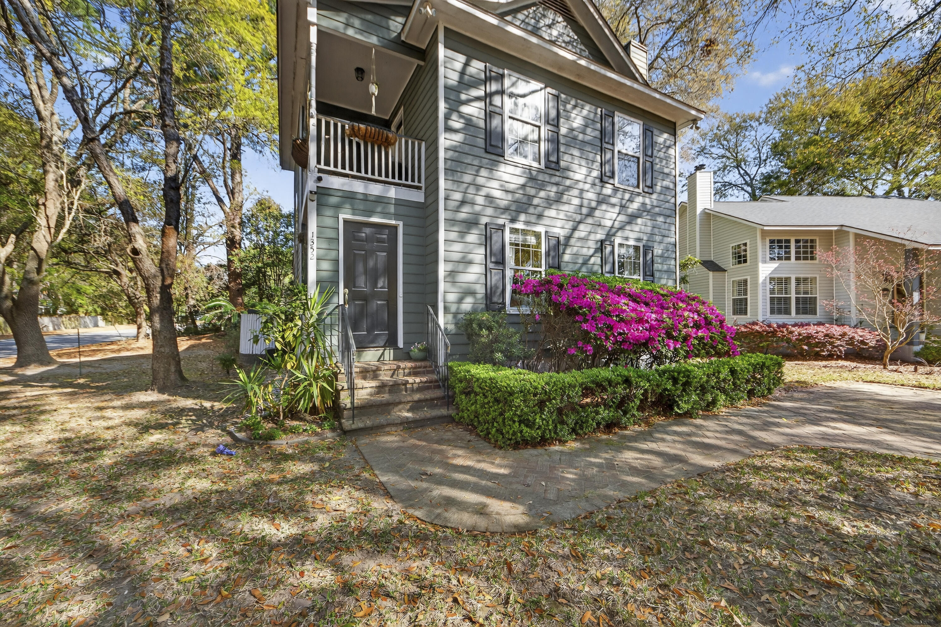 1352 Battery Glover Court