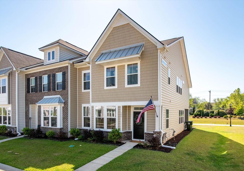 Photo of 135 Pine Gate Drive, Summerville, SC 29483 (MLS # 26011006)