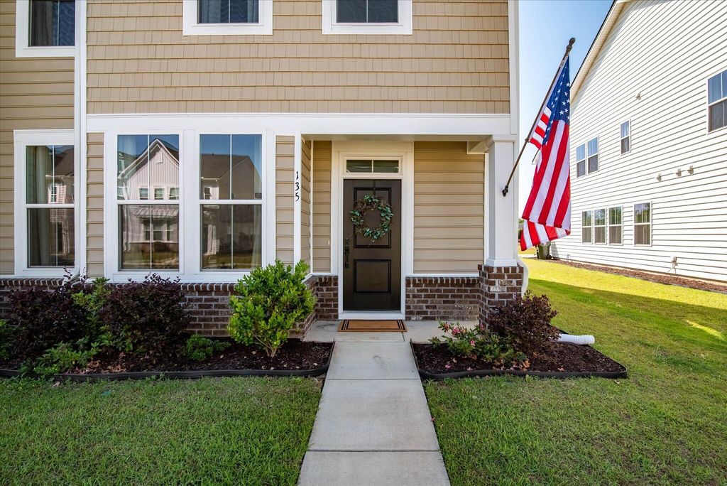 Photo of 135 Pine Gate Drive, Summerville, SC 29483 (MLS # 26011006)