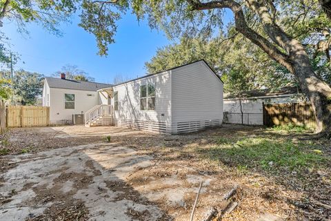 A home in North Charleston