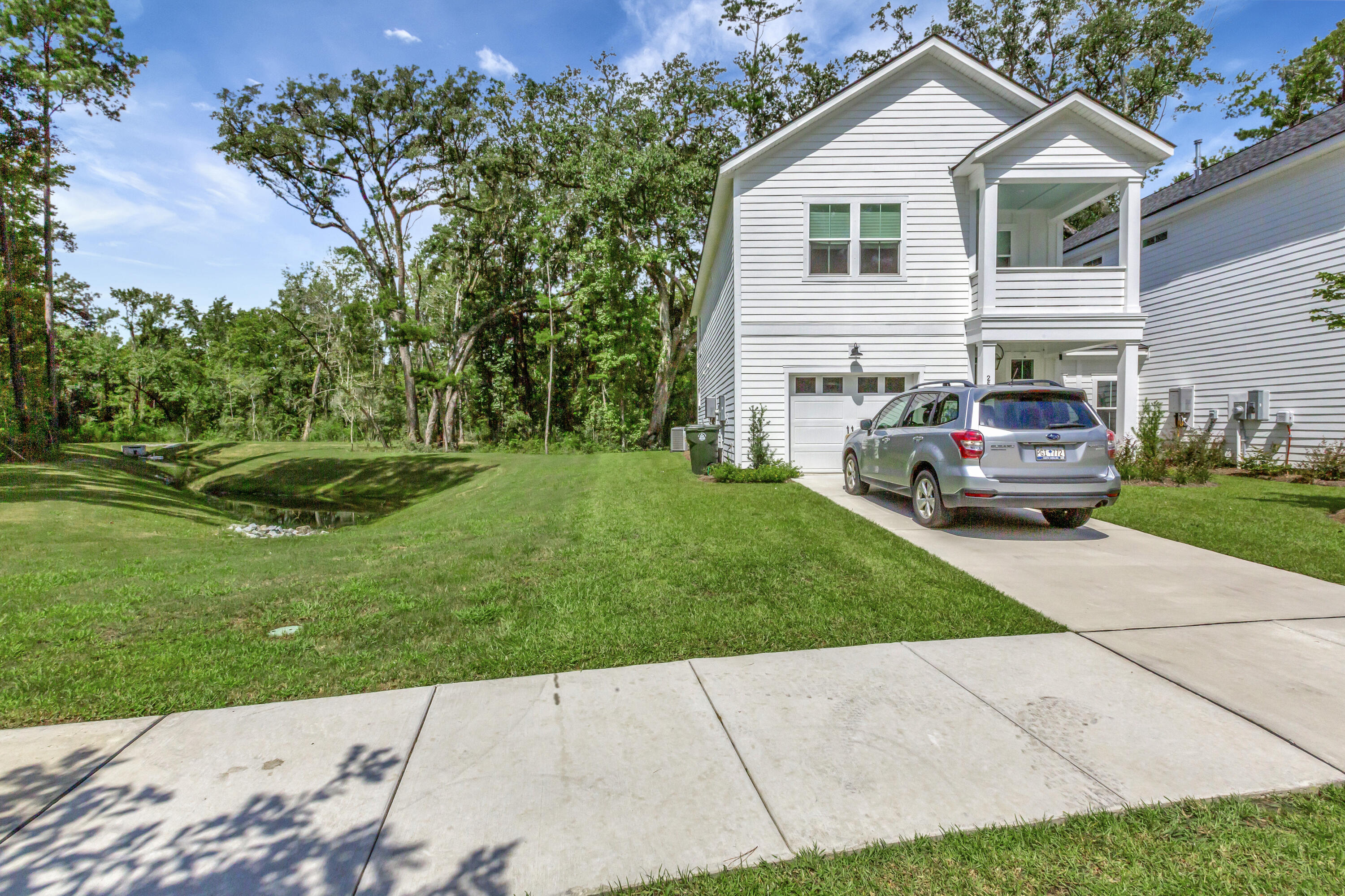 251 Claret Cup Way
