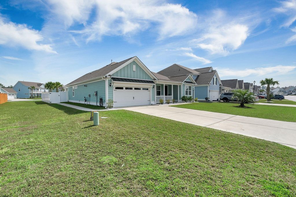 Photo of 651 Sienna Way, Summerville, SC 29486 (MLS # 26007539)