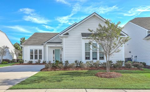 Photo of 662 Marsh Cove Circle, Summerville, SC 29486 (MLS # 25027622)