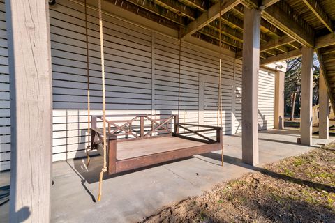 A home in Edisto Island