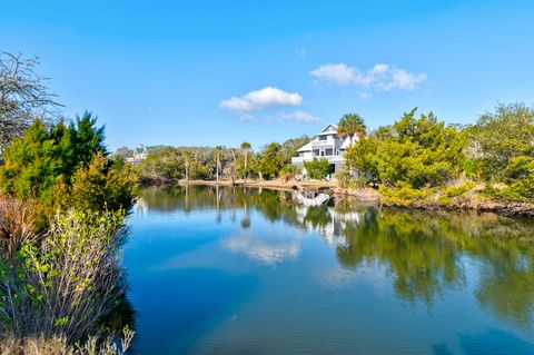 A home in Edisto Island