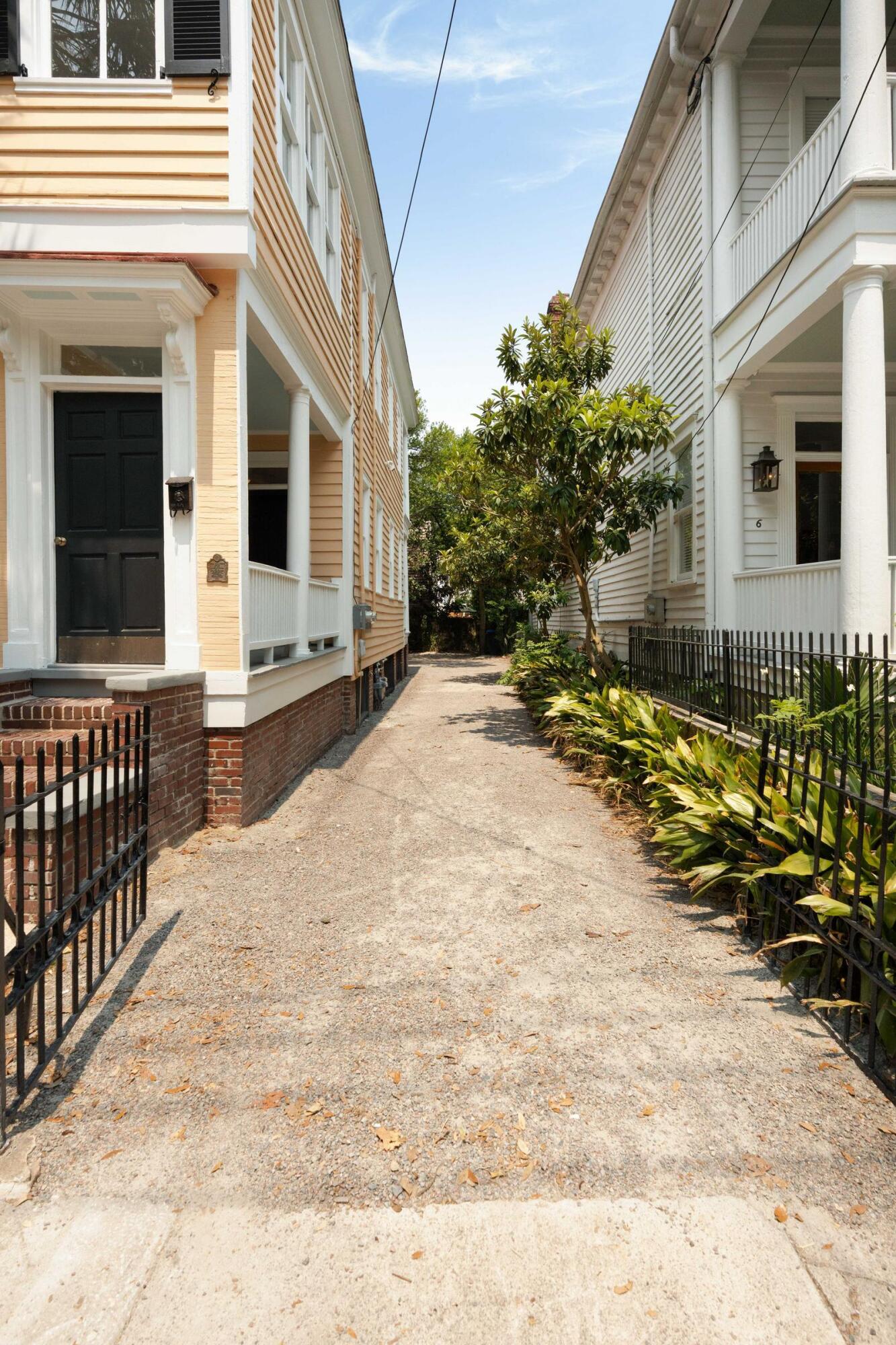 8 Pitt Street A