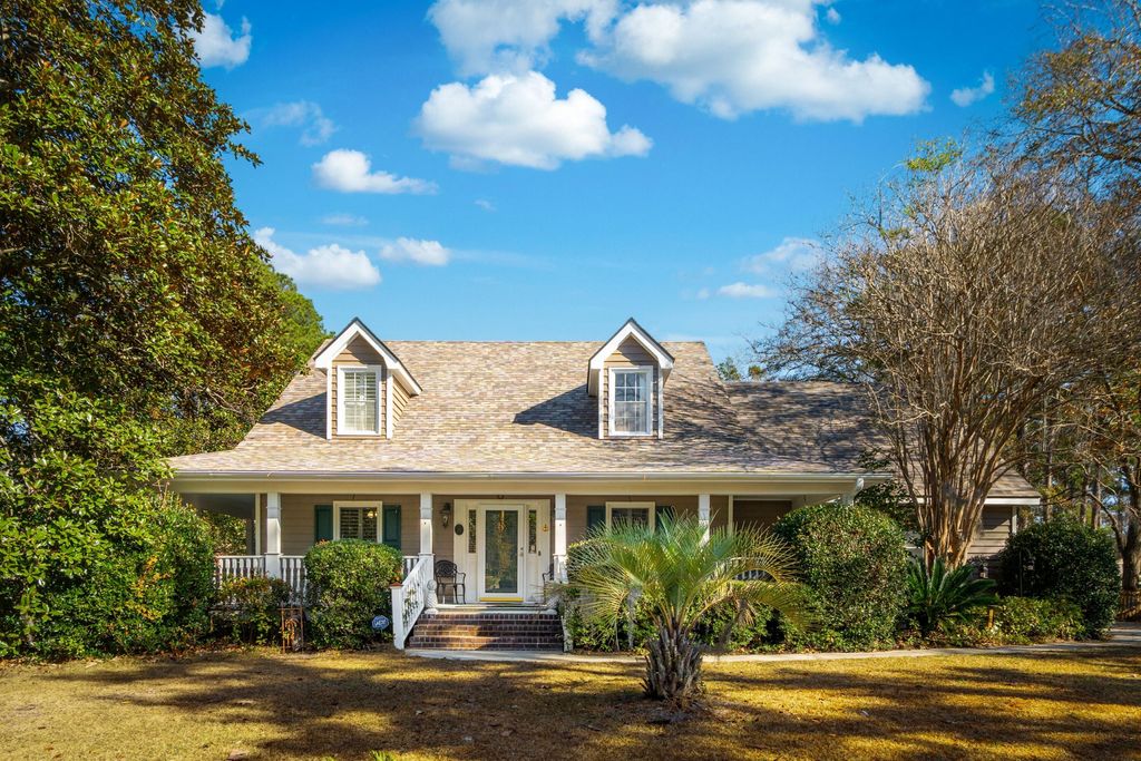 Photo of 108 Old Postern Road, Summerville, SC 29483 (MLS # 26000514)