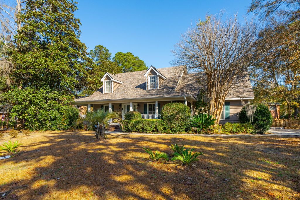 Photo of 108 Old Postern Road, Summerville, SC 29483 (MLS # 26000514)