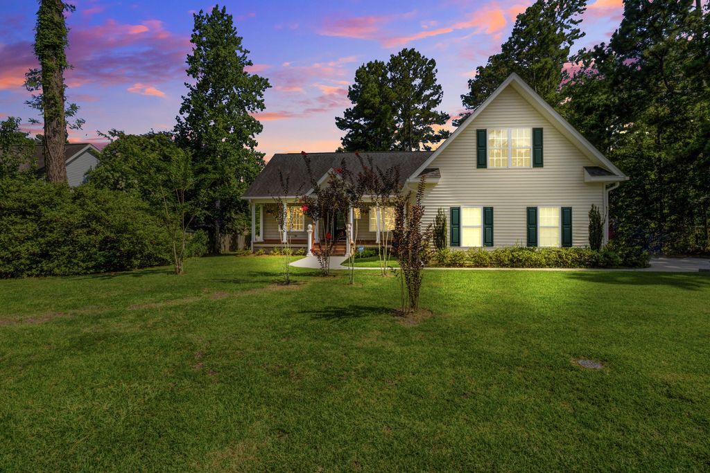 Photo of 1074 Trotters Boulevard, Summerville, SC 29483 (MLS # 26019499)