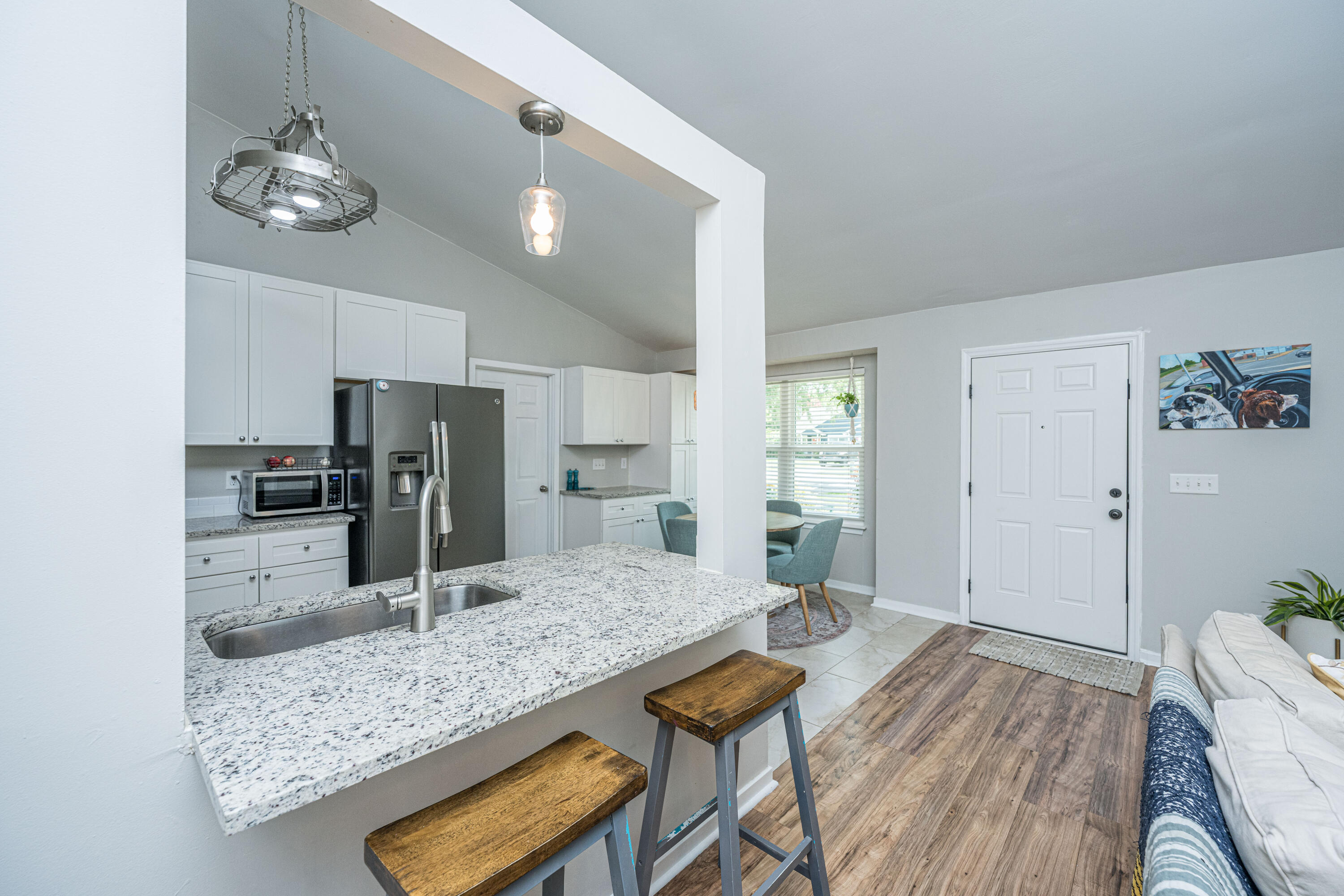 1141 Oakcrest Drive
