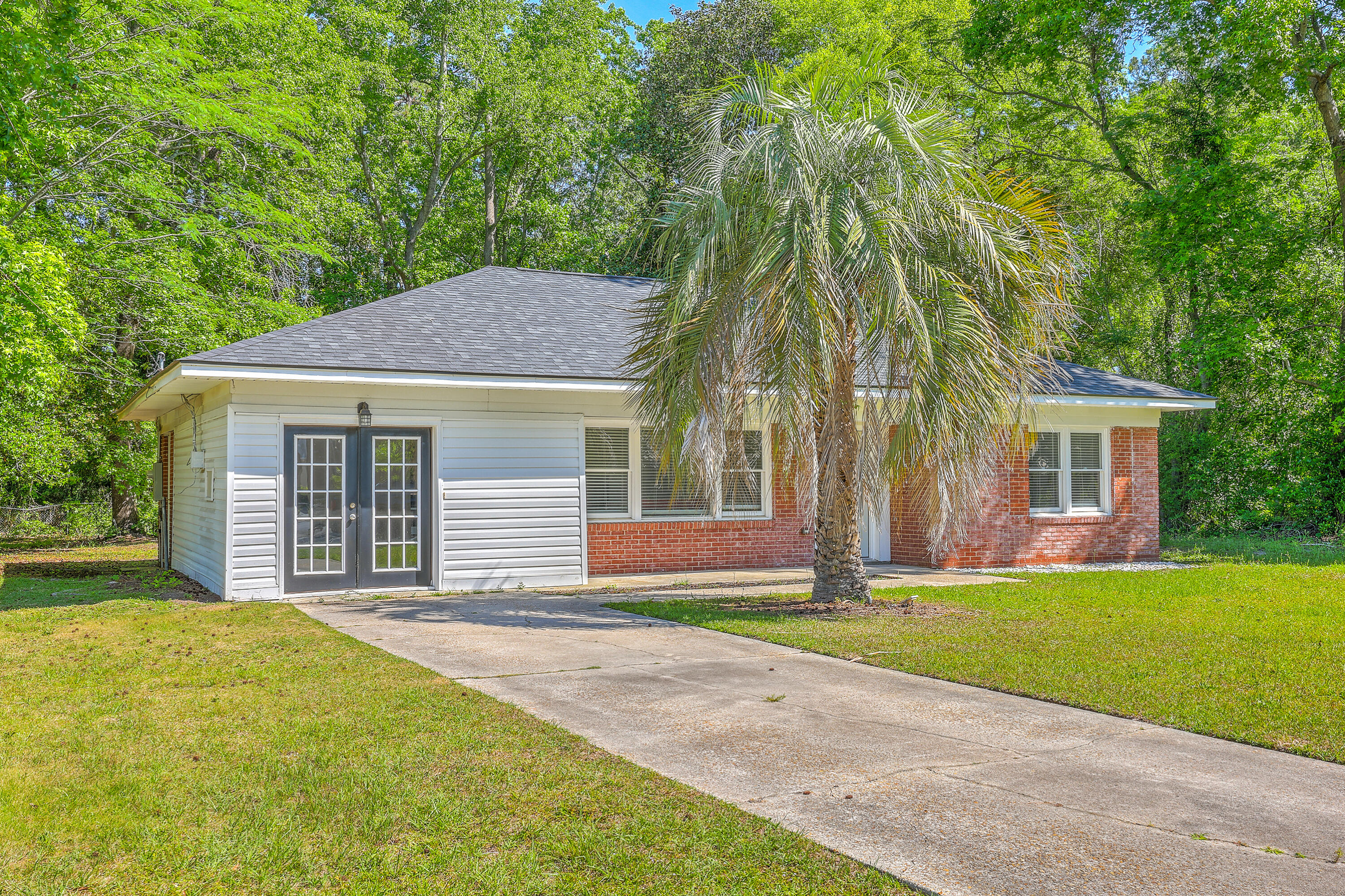 2736 Shadow Lane