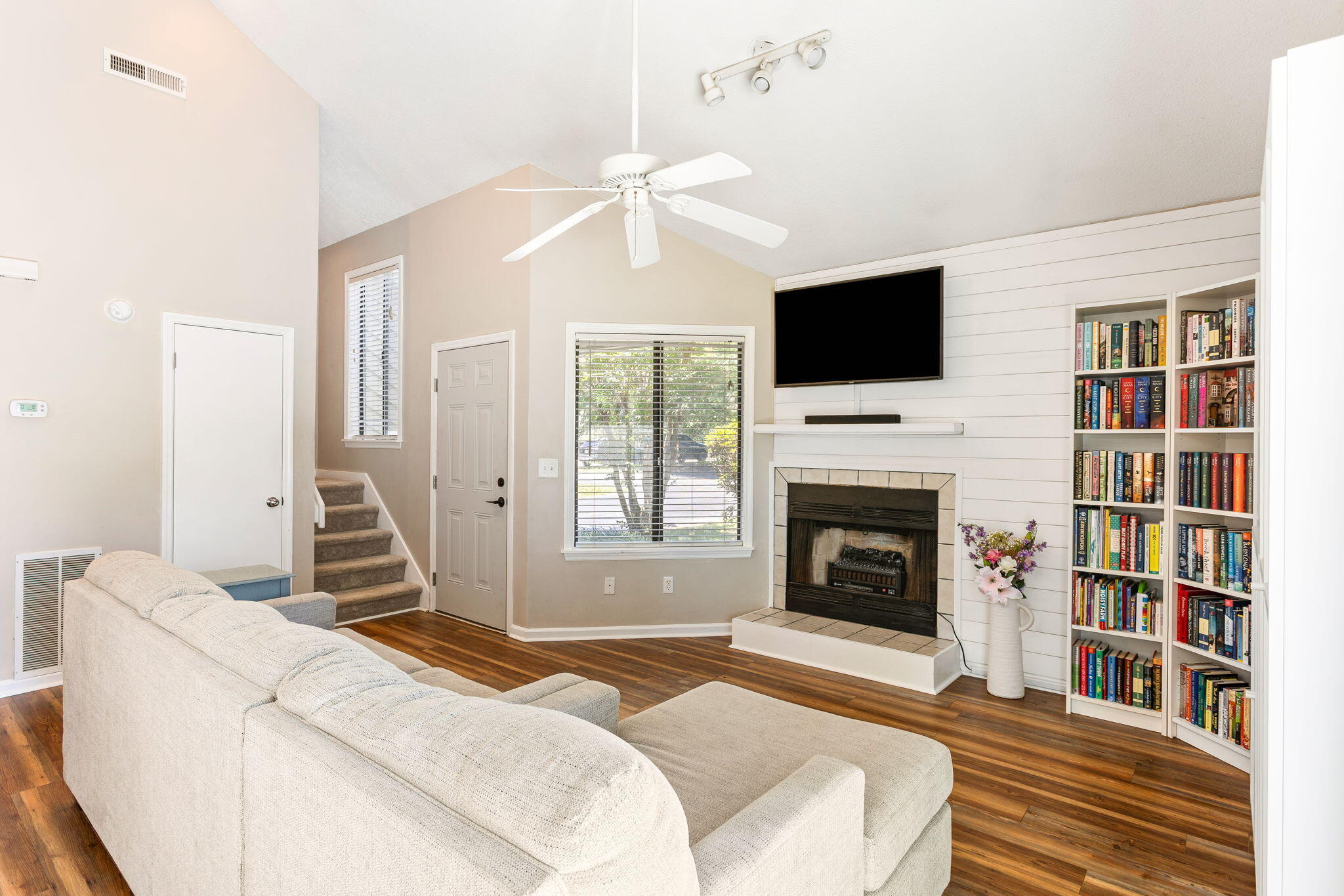 28 Maplecrest Drive