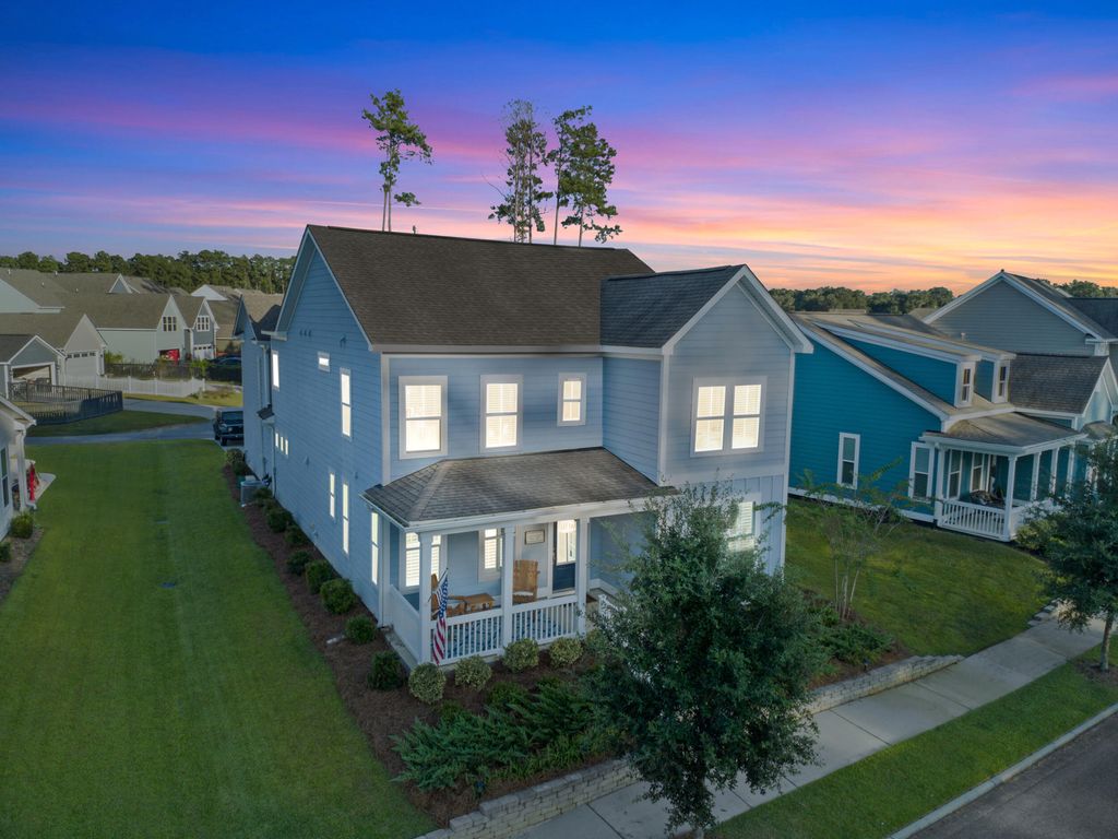Photo of 236 Oak View Way, Summerville, SC 29483 (MLS # 25032846)