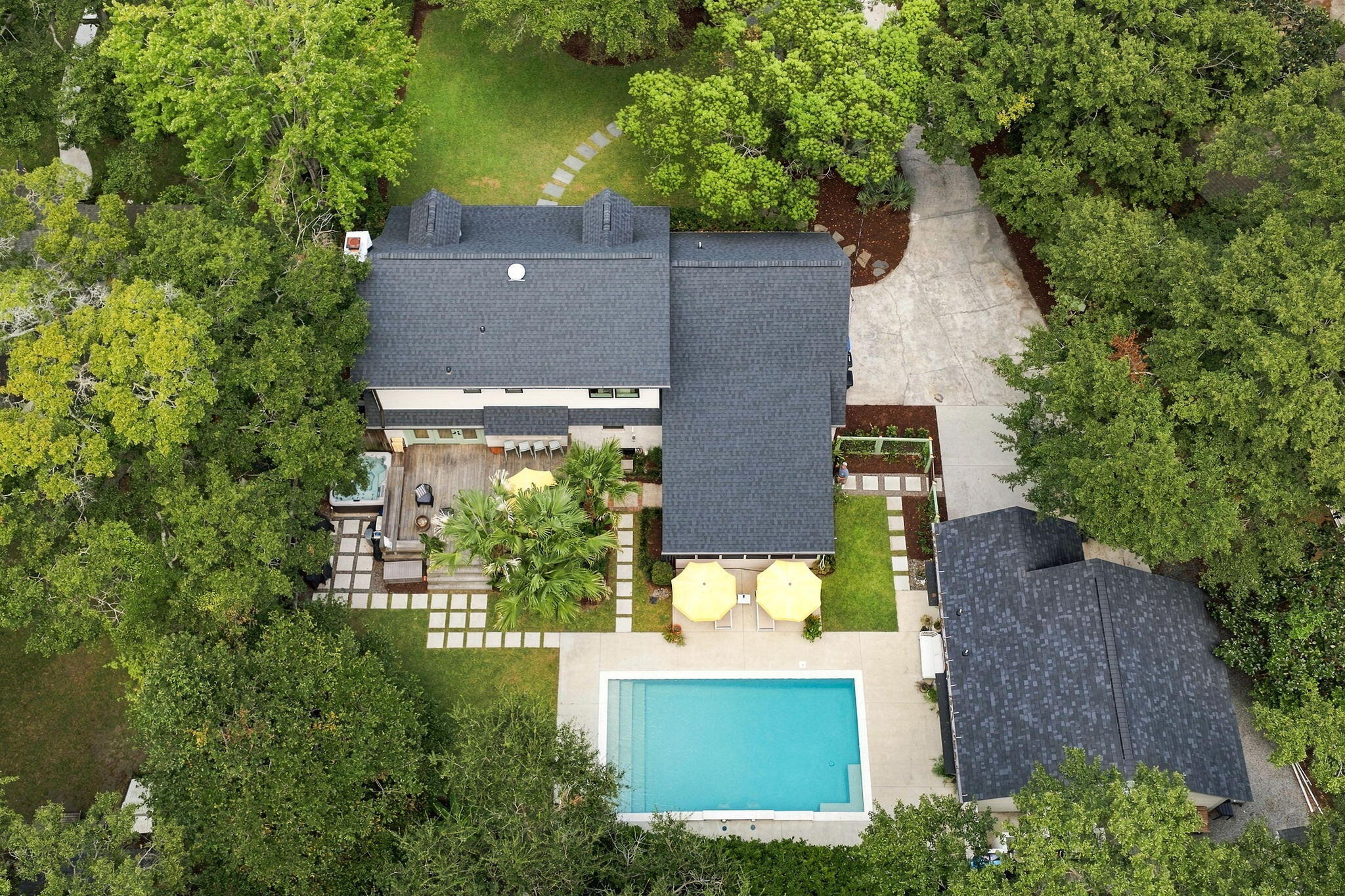 1233 Calais Drive