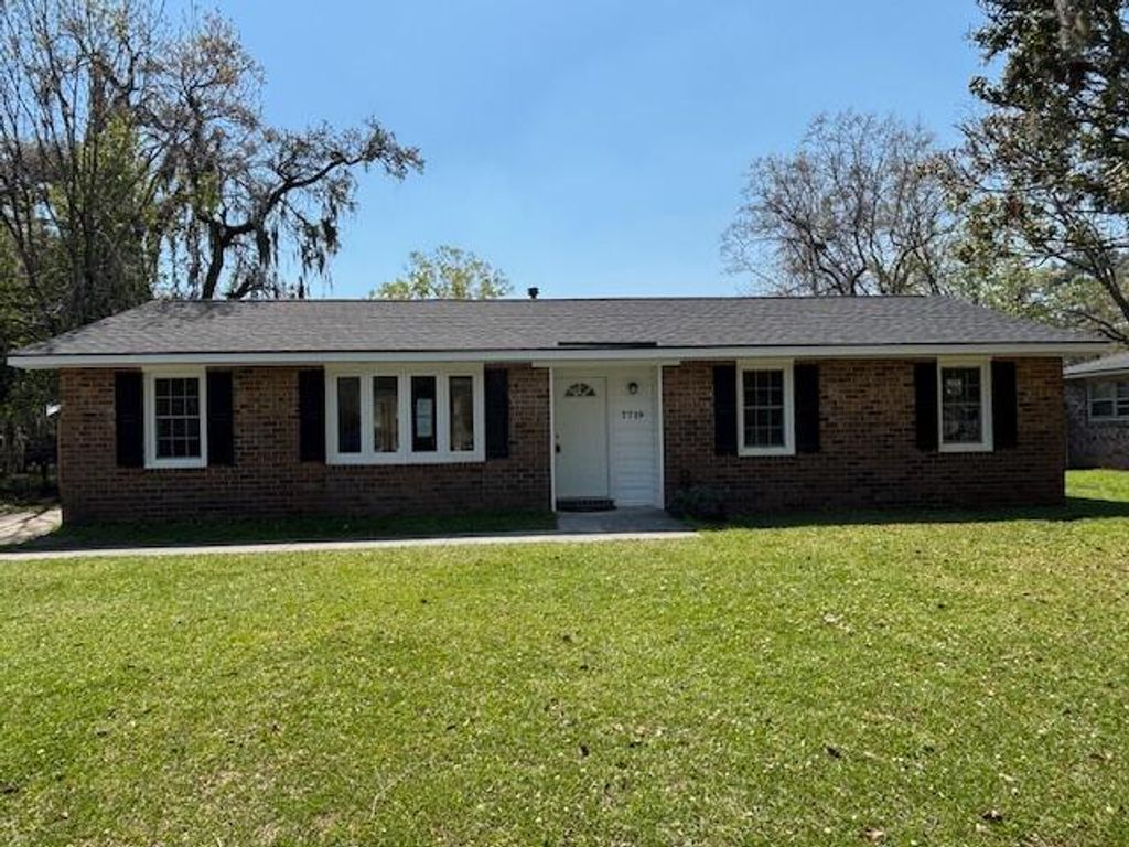 Photo of 7719 Mendelwood Drive, North Charleston, SC 29418 (MLS # 26007827)