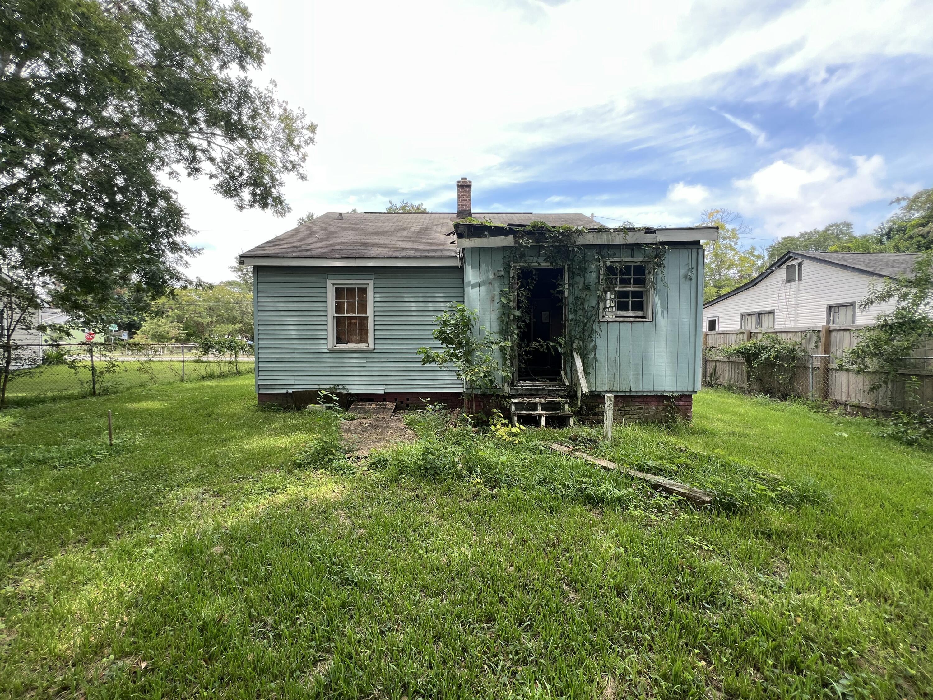 2007 Riverview Avenue