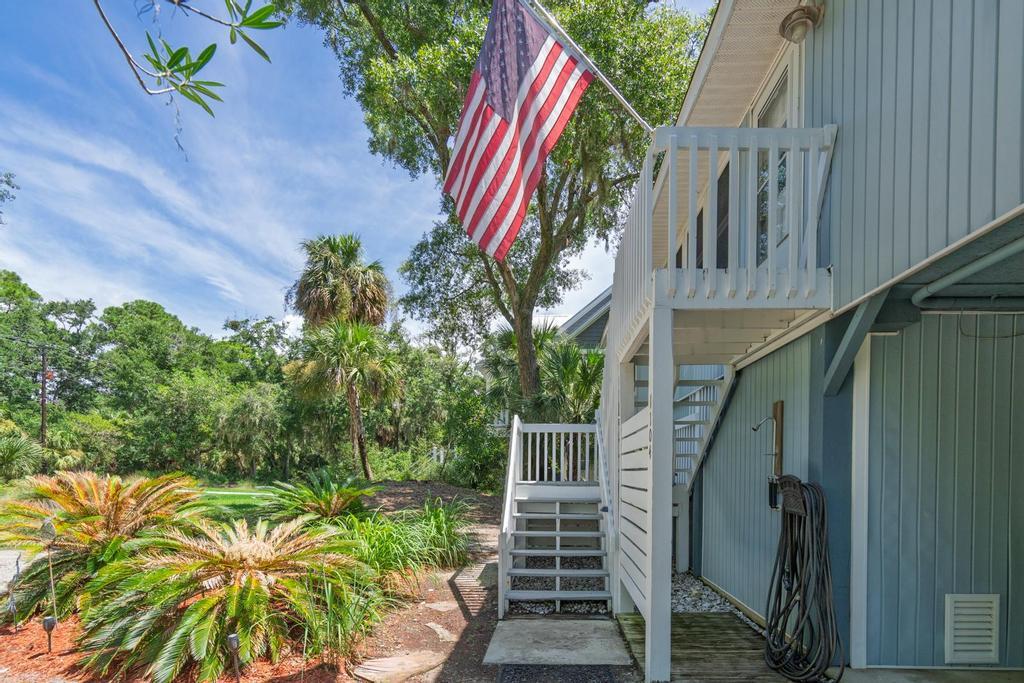 1104 Jungle Road