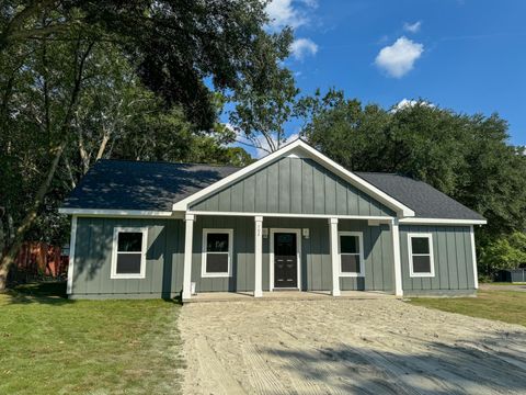 A home in Moncks Corner