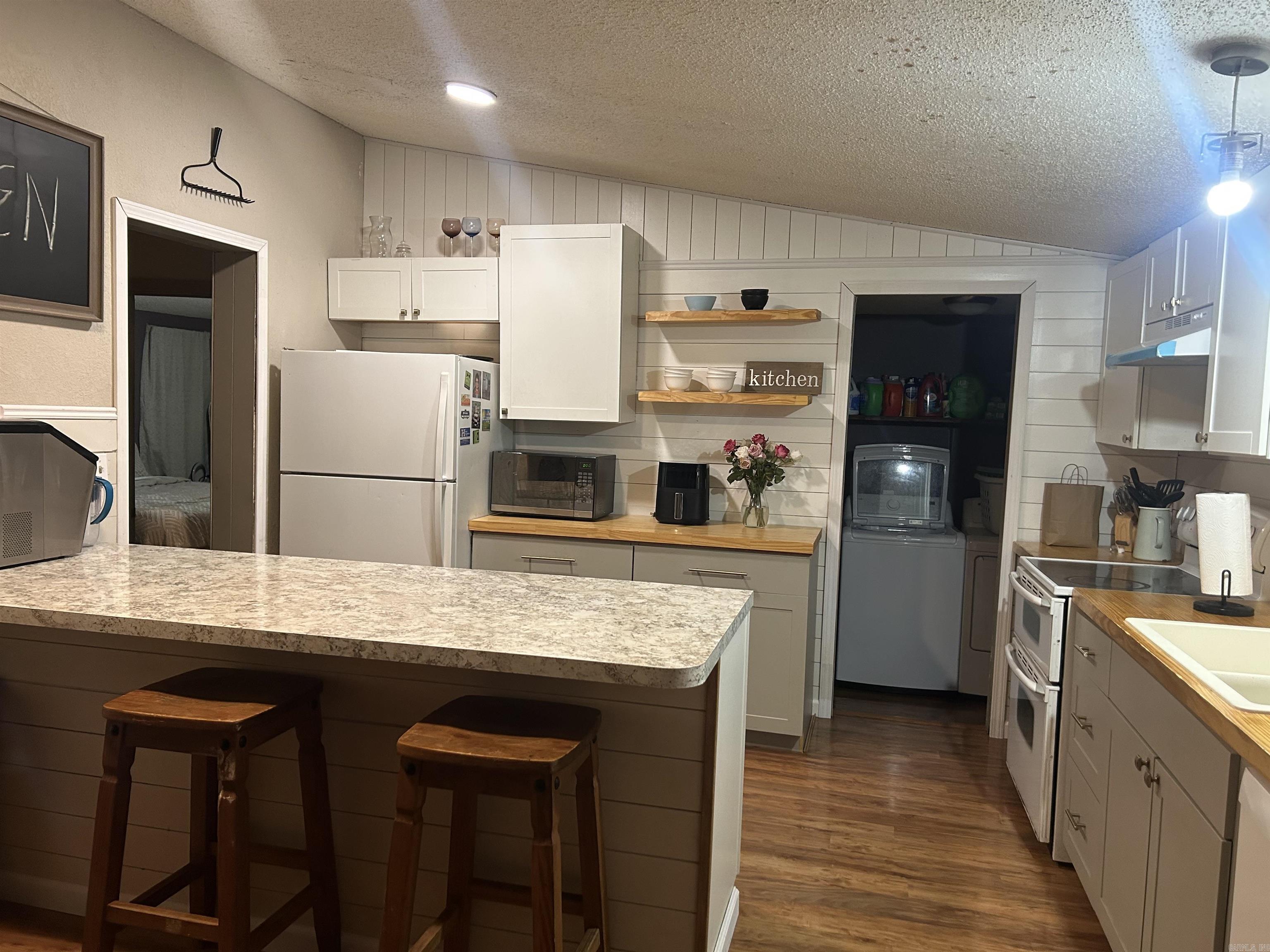 River Oaks Estates - Residential