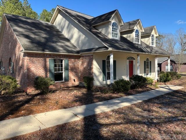 3 bed/2.5 bath home in Oak Manor subdivision. Built ins in den. All new appliances, separate storage bldg. New CA/H upstairs Brand new architectural roof installed April 2025