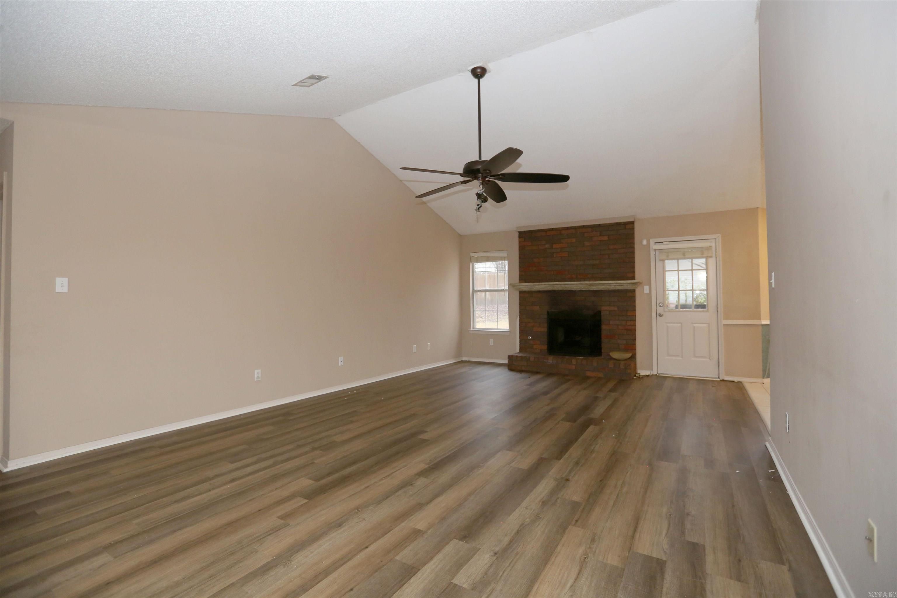 CHERRY CREEK - Residential