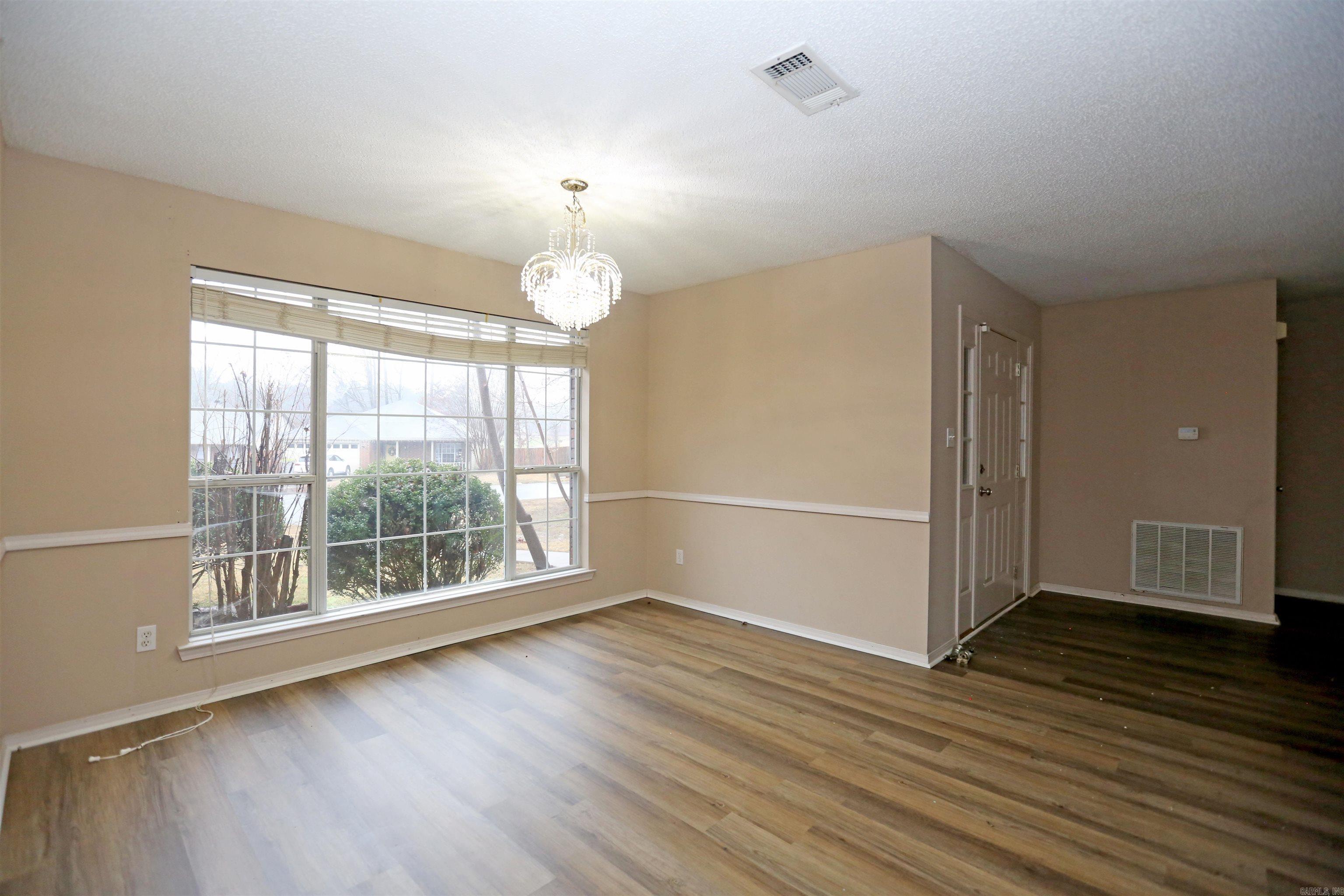 CHERRY CREEK - Residential