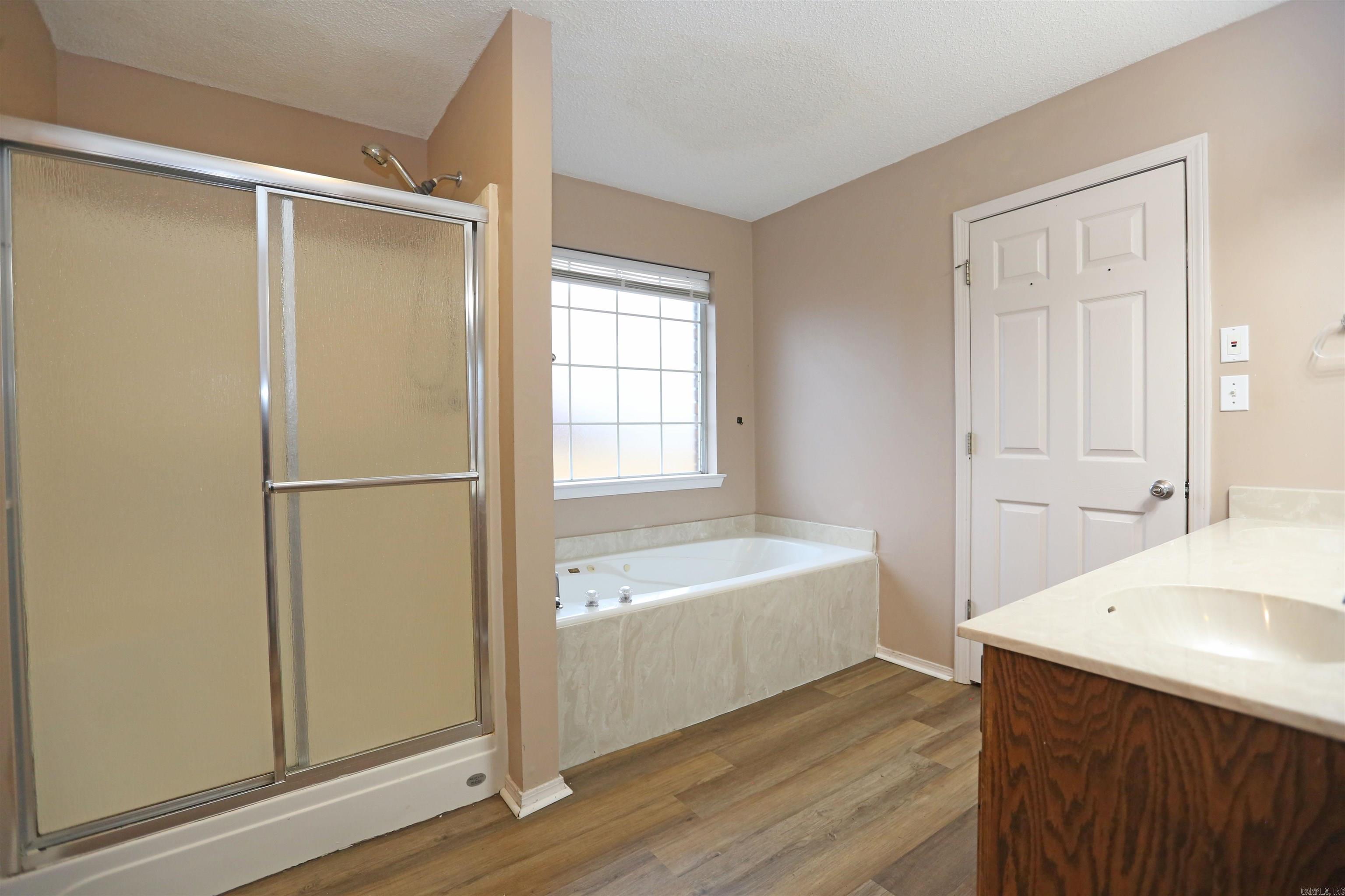 CHERRY CREEK - Residential