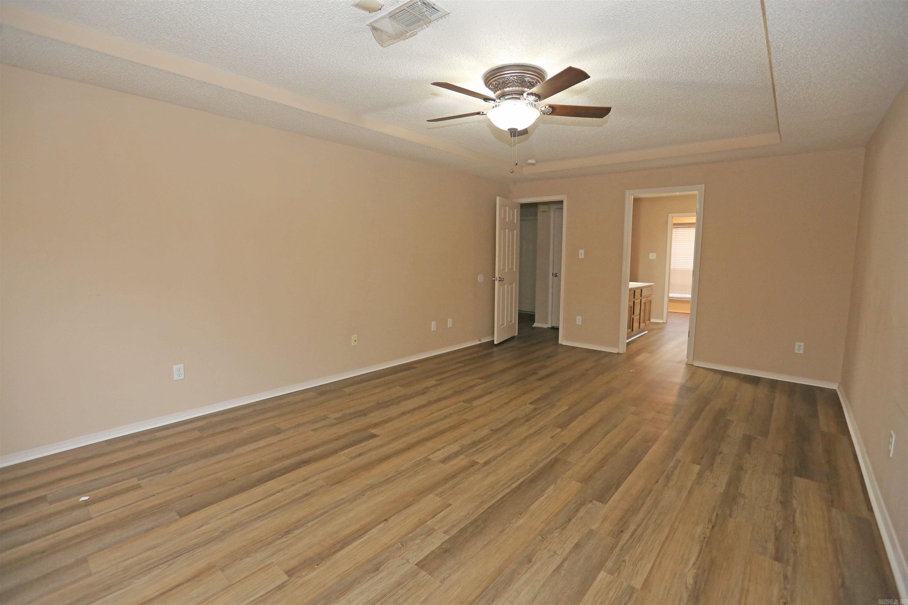 CHERRY CREEK - Residential