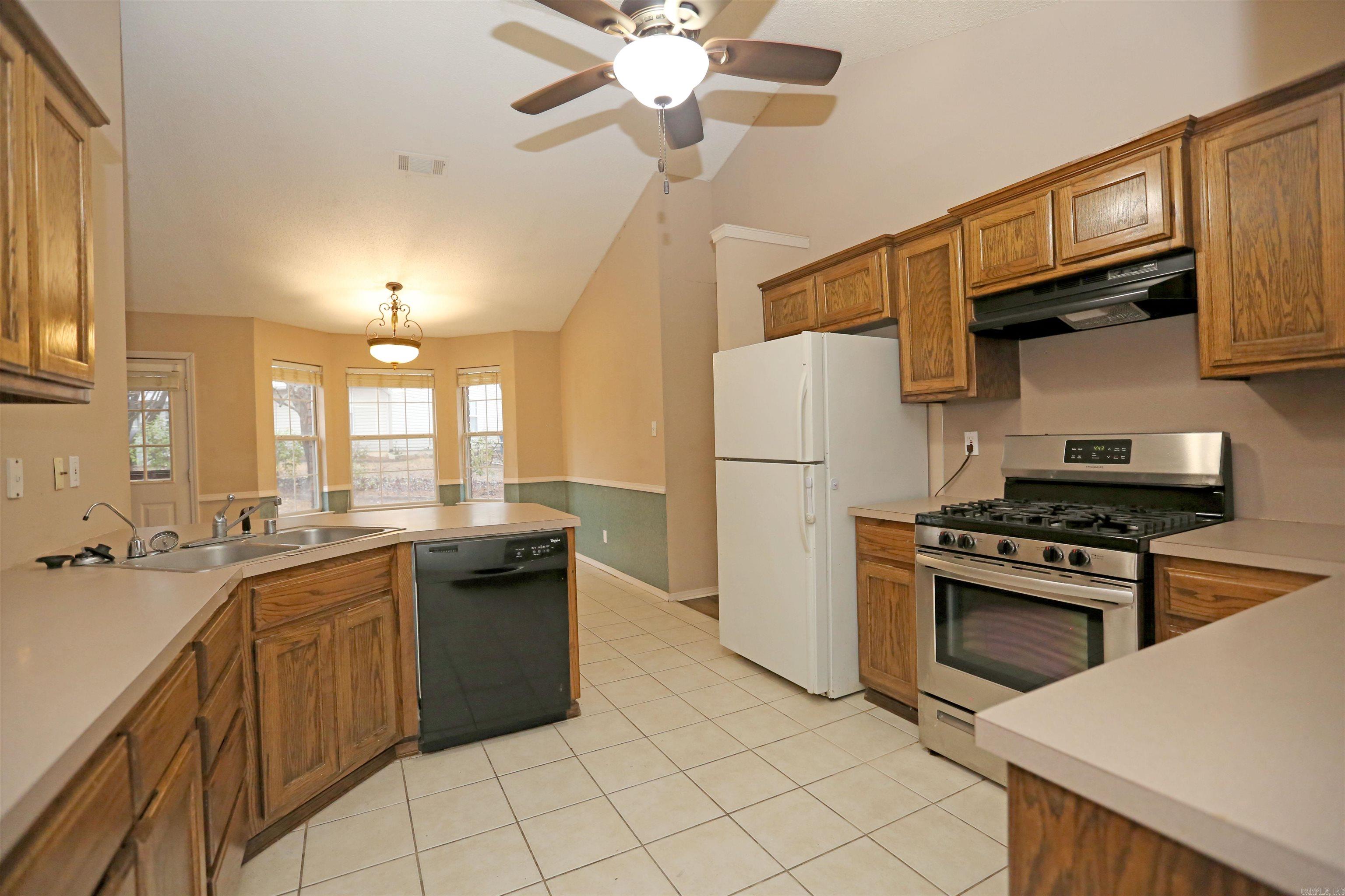 CHERRY CREEK - Residential