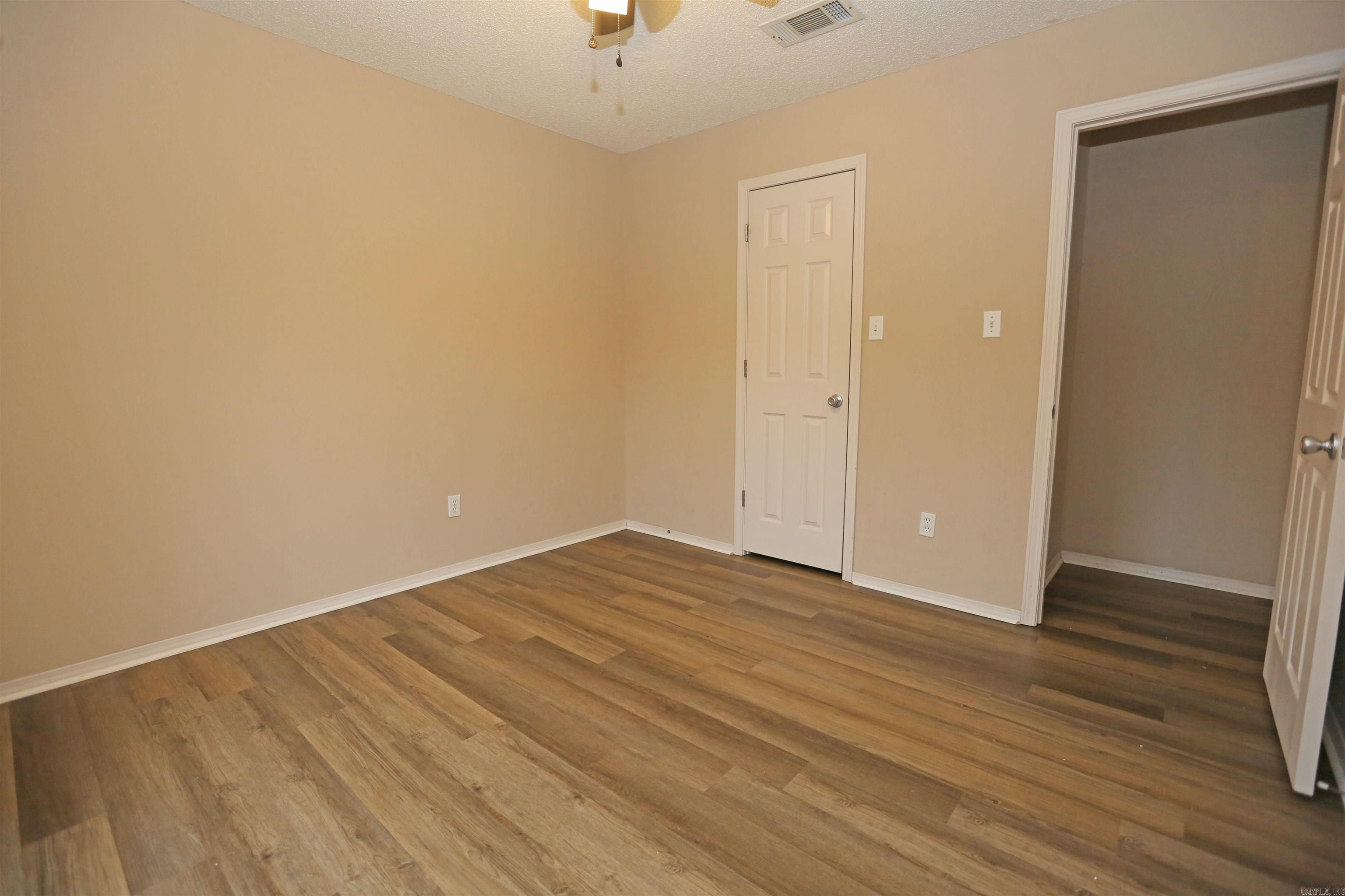 CHERRY CREEK - Residential