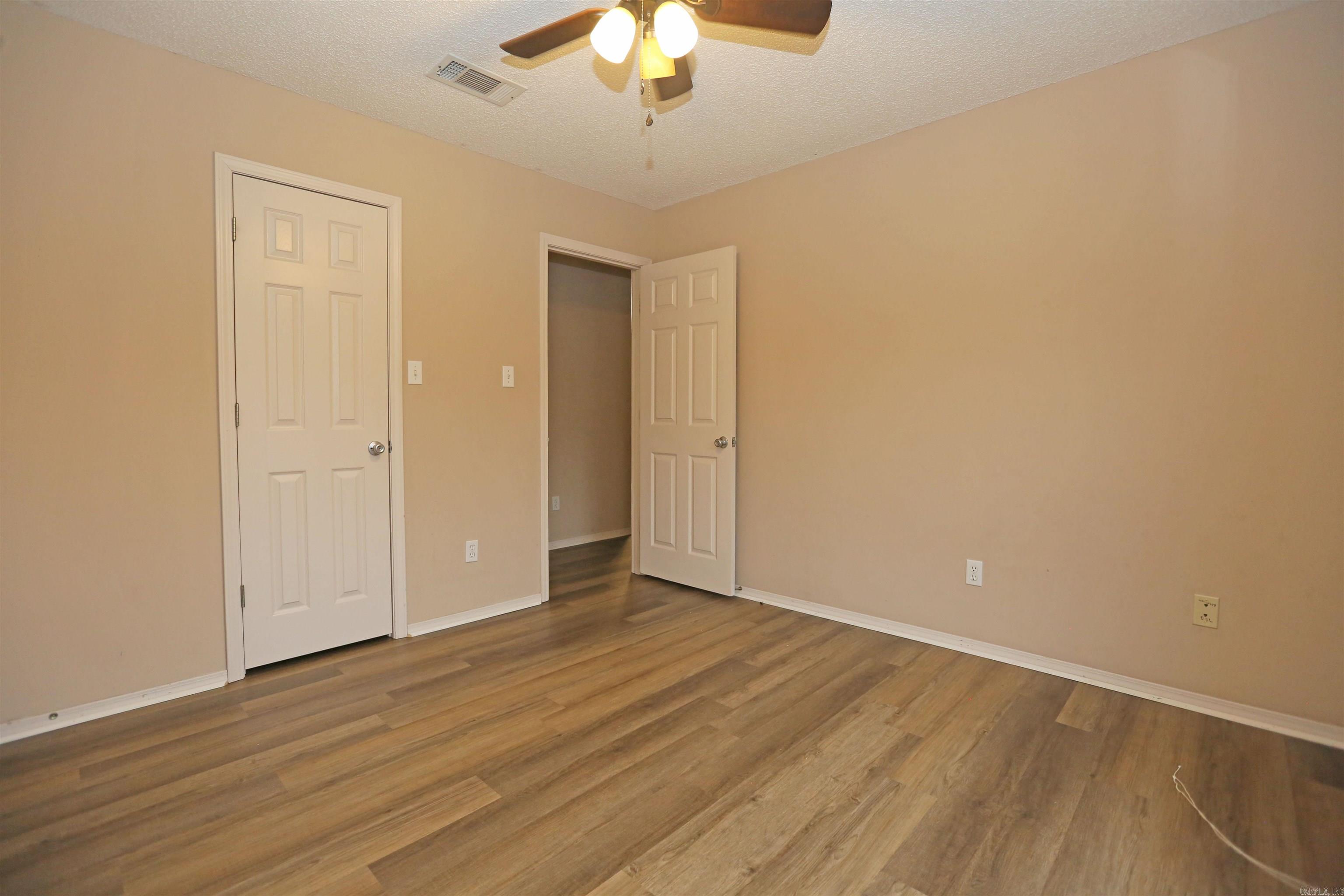 CHERRY CREEK - Residential