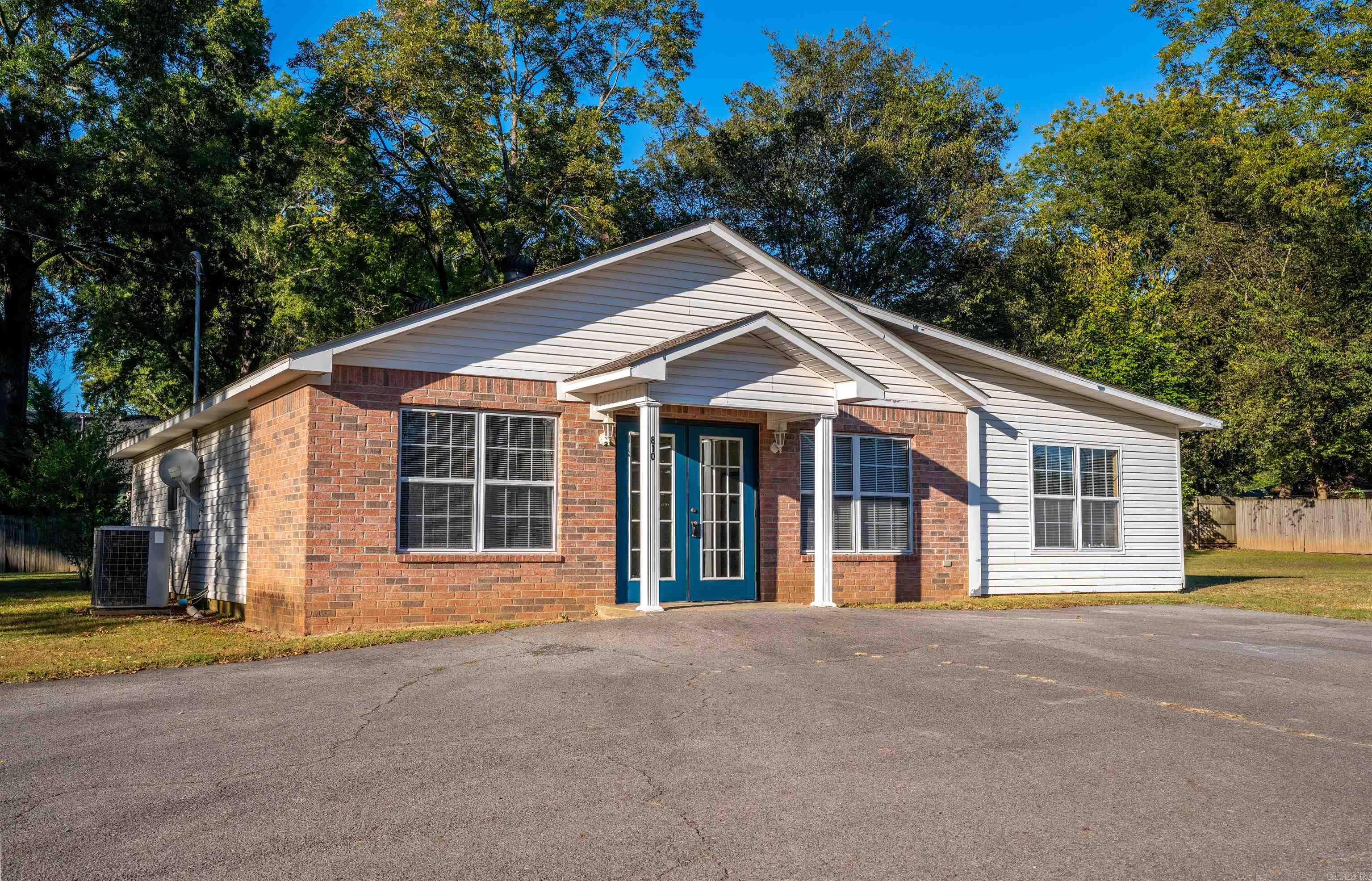 BUSINESS OWNERS!!! A prime commercial property in Searcy on nearly an acre offers significant potential for a wide range of businesses. Whether it's for retail, office space, or a service-based business, (HVAC, plumbing, electrician, real estate, etc.) the large lot size provides flexibility for parking or building expansion. 3 lots! 2 half bathrooms! Roof is about 10 years old. This location is key for your current business or dream business. Very centrally located in the heart of Searcy. The possibilities are endless for this property. SO many people access Pleasure St. daily!!!! What a great price!!! Schedule your showing today!