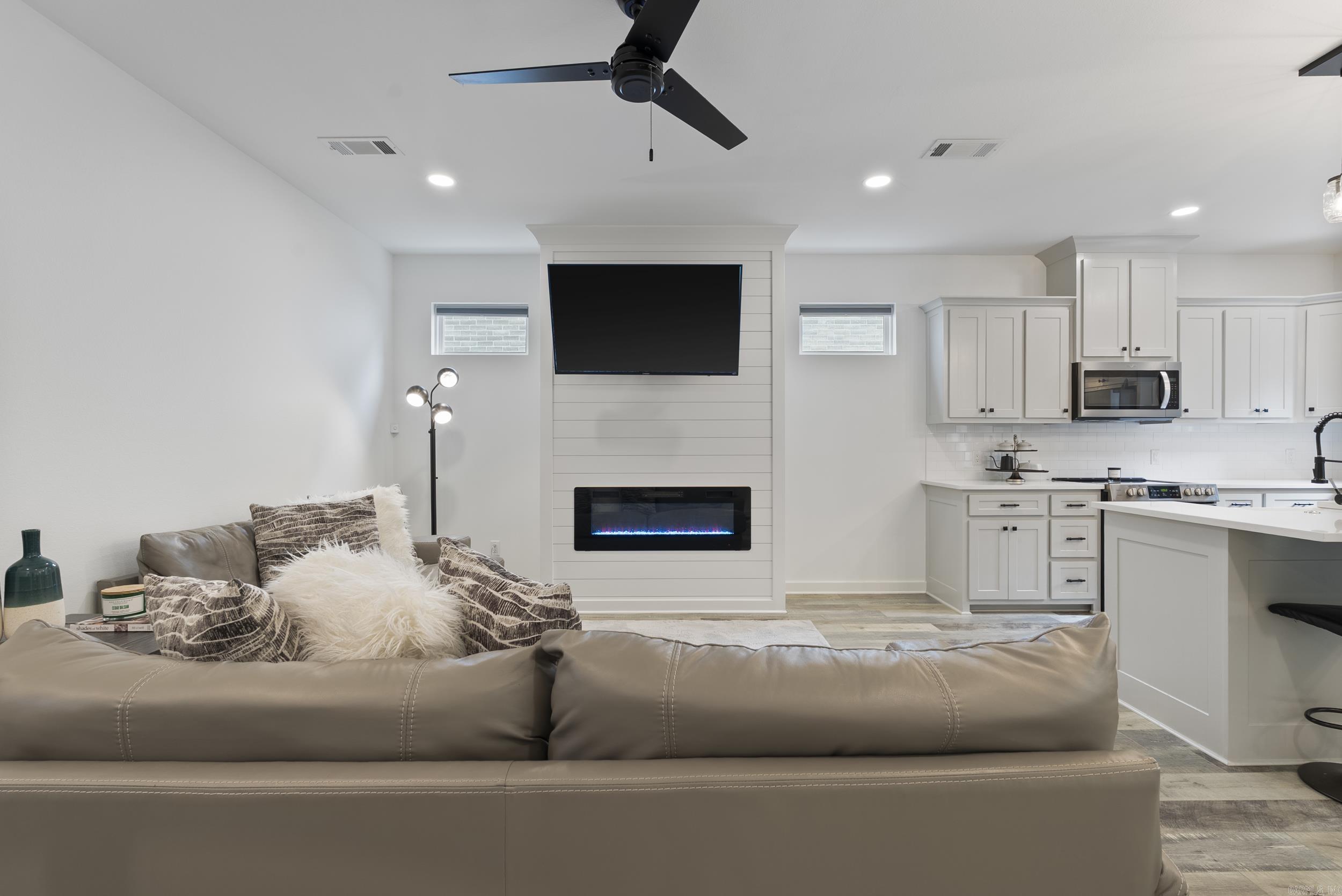 RIVENDALE COVE - Residential