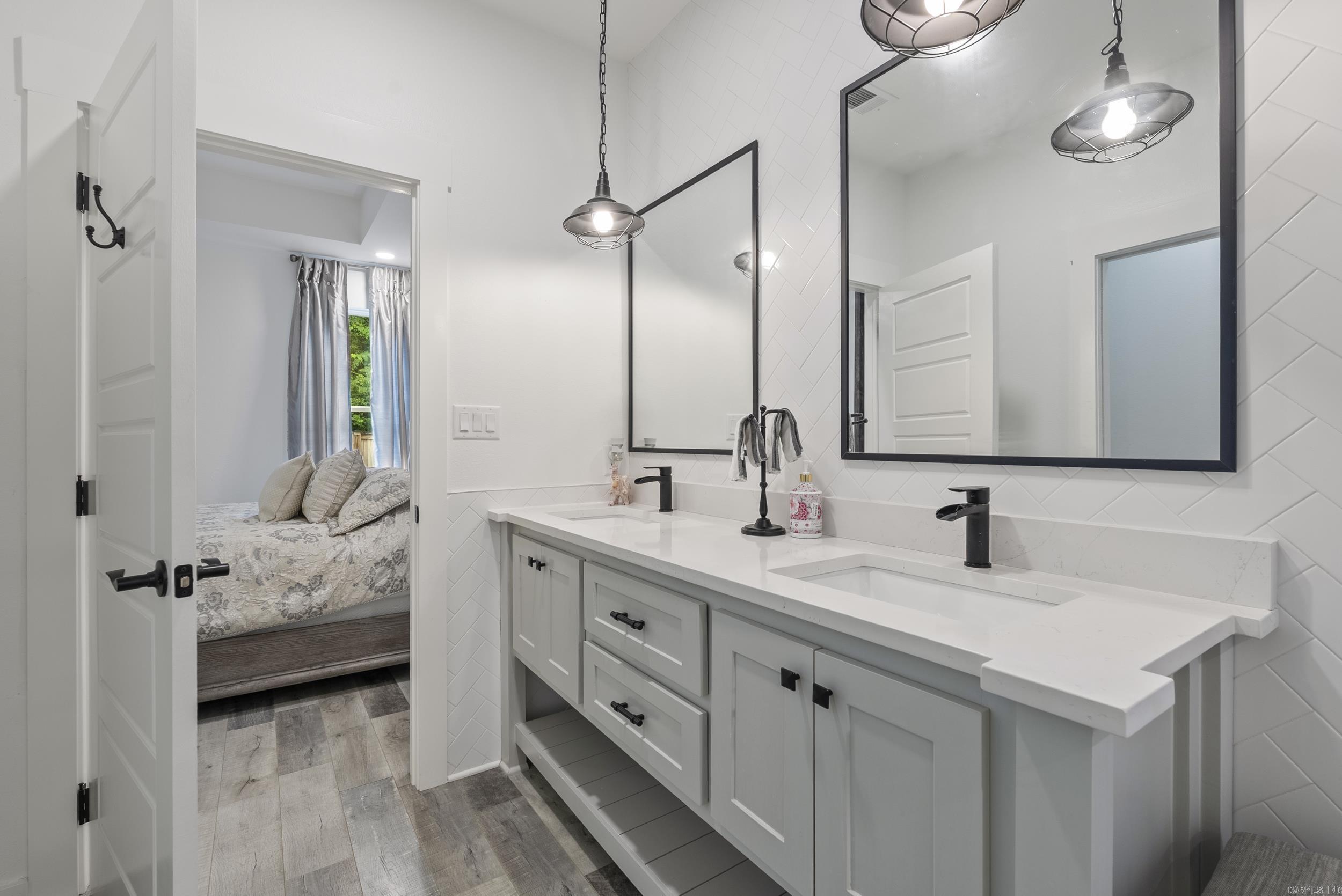 RIVENDALE COVE - Residential