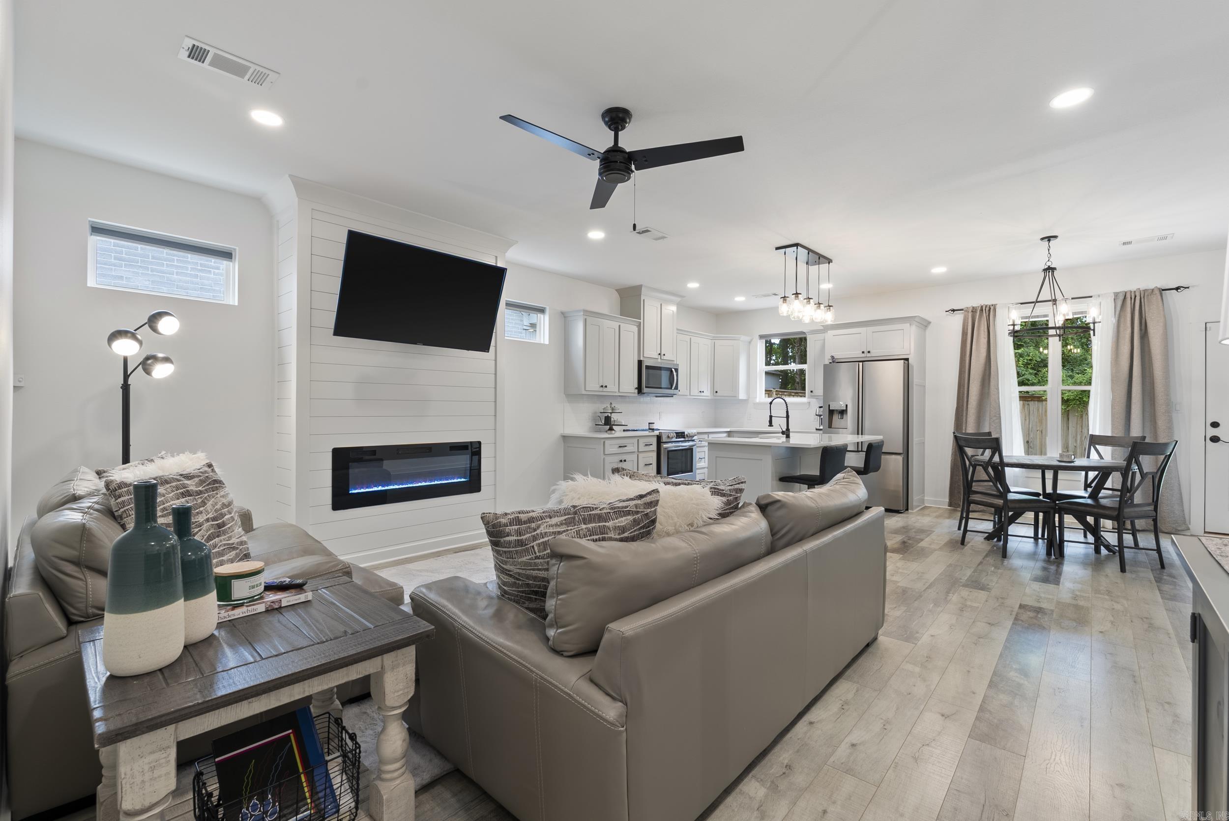 RIVENDALE COVE - Residential