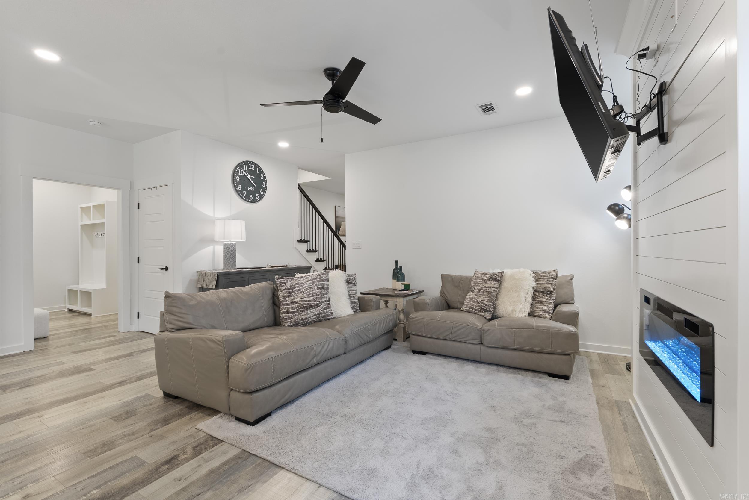 RIVENDALE COVE - Residential