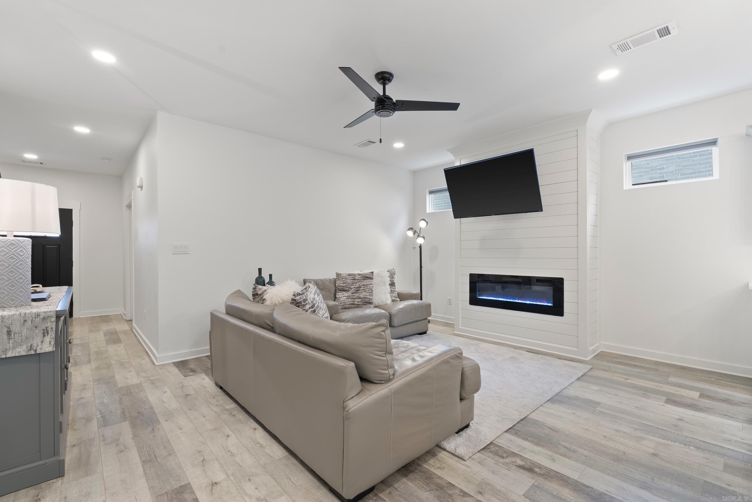 RIVENDALE COVE - Residential