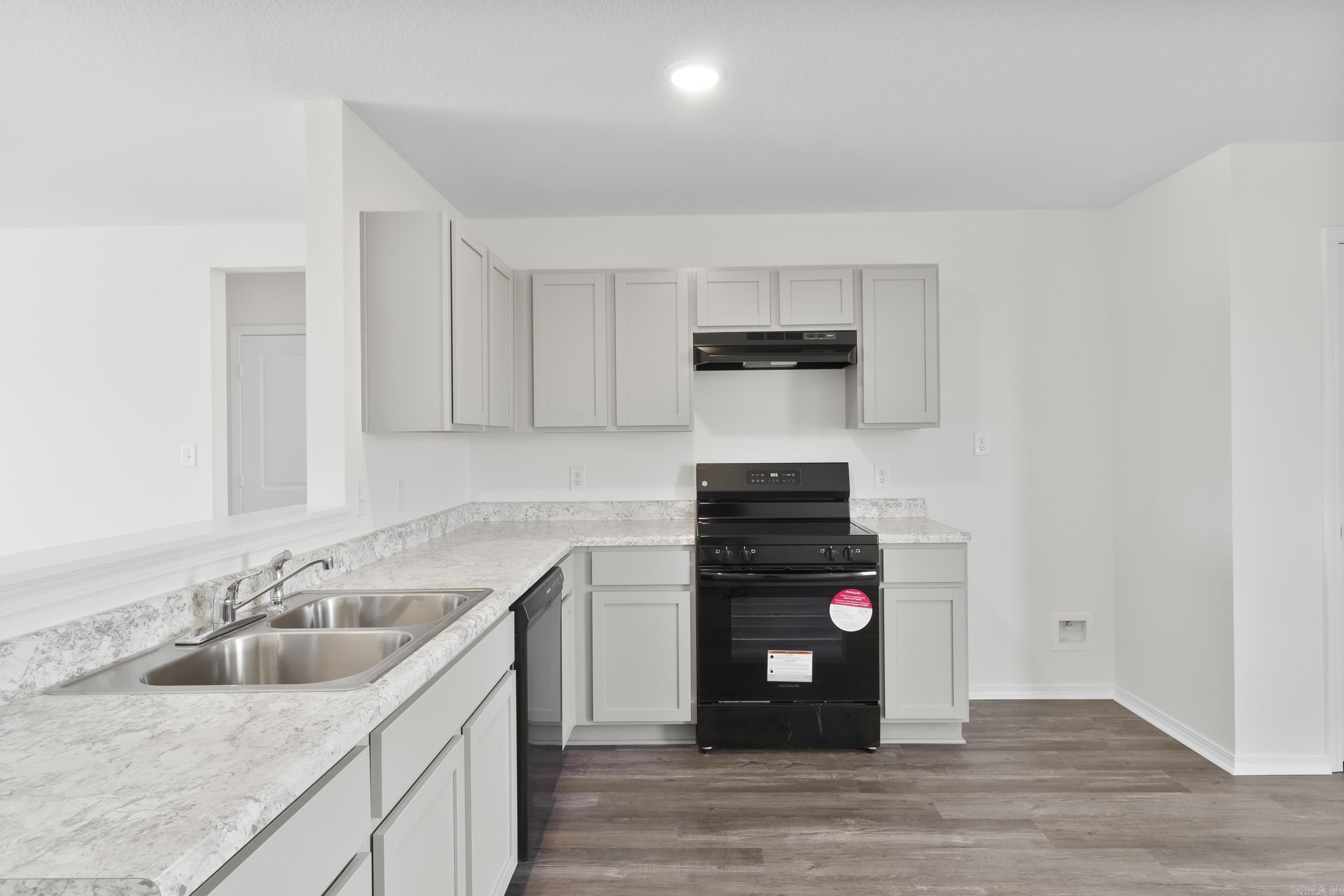 HILL FARM - Residential